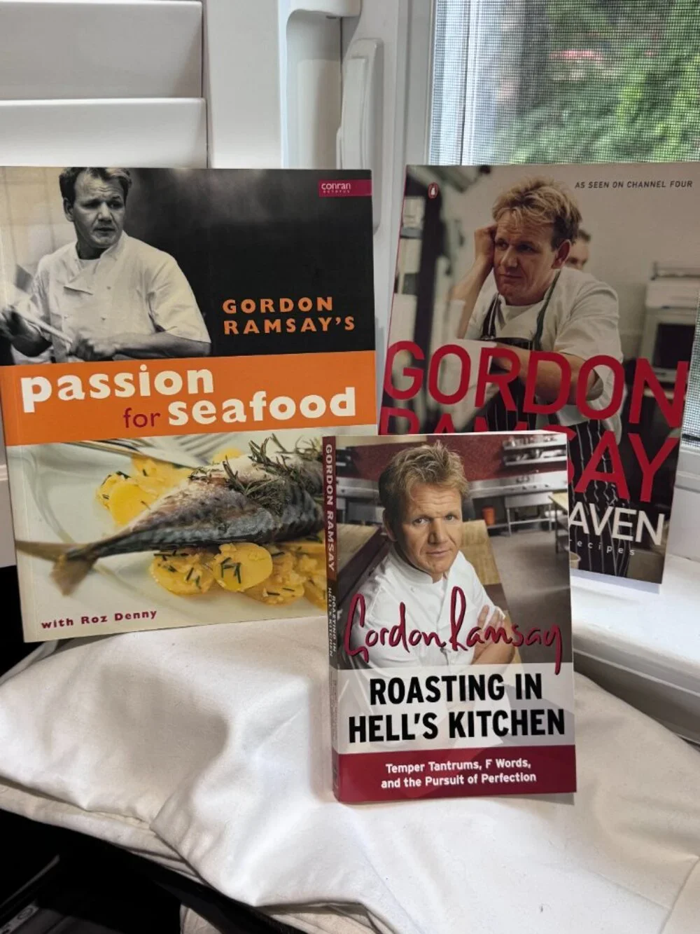 🔥 Gordon Ramsay Cookbook Bundle | Kitchen Heaven + Seafood + Hell's Kitchen 🔥 - Picture 1 of 16